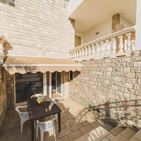 Li Giji Apartman